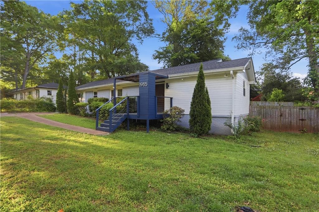 3 bedroom, 3 bathroom, 2,856 sq ft single family residence under contract at 1985 Capri Drive, Decatur, GA 30032 — photo 7