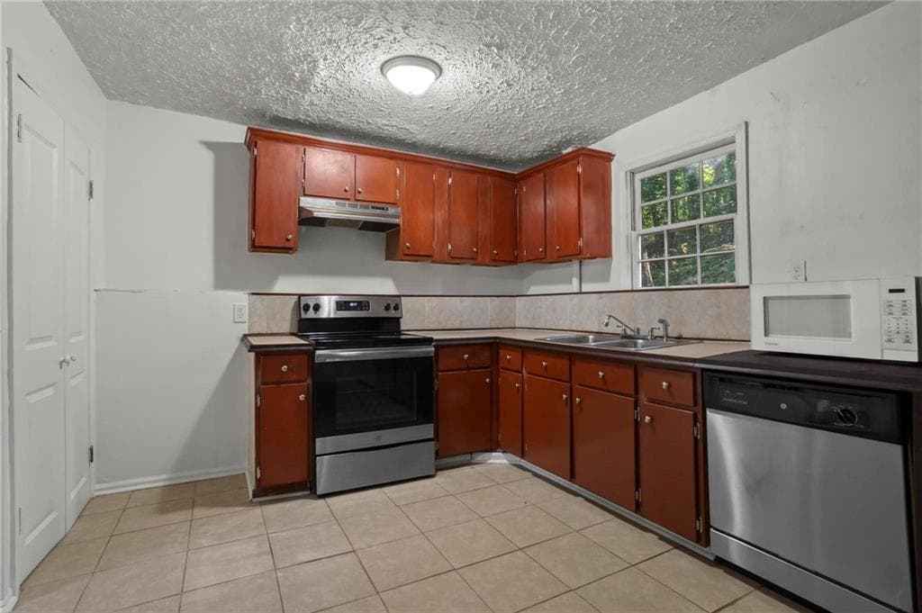 4 bedroom, 2 bathroom, 1,638 sq ft single family residence for rent at 317 Argus Circle, Atlanta, GA 30331 for $1,750 a month — photo 10