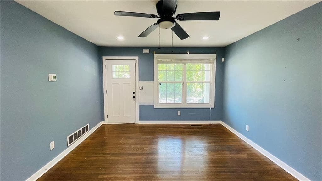 4 bedroom, 3 bathroom, 1,800 sq ft single family residence for sale at 656 Cedar Avenue, Atlanta, GA 30318 — photo 4