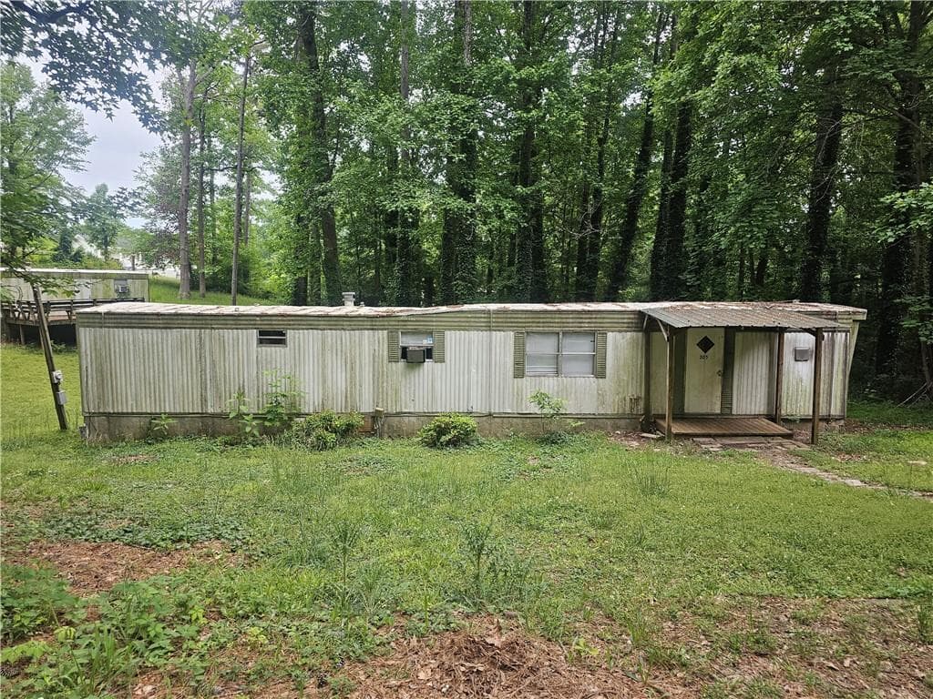 3 bedroom, 1 bathroom, 672 sq ft single family residence for sale at 305 Dogwood Street, Gainesville, GA 30501
