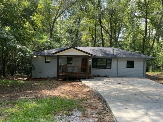 4 bedroom, 2 bathroom single family residence for rent at 2953 MEADOWVIEW Drive, Atlanta, GA 30316 for $1,995 a month — photo 1 of 31