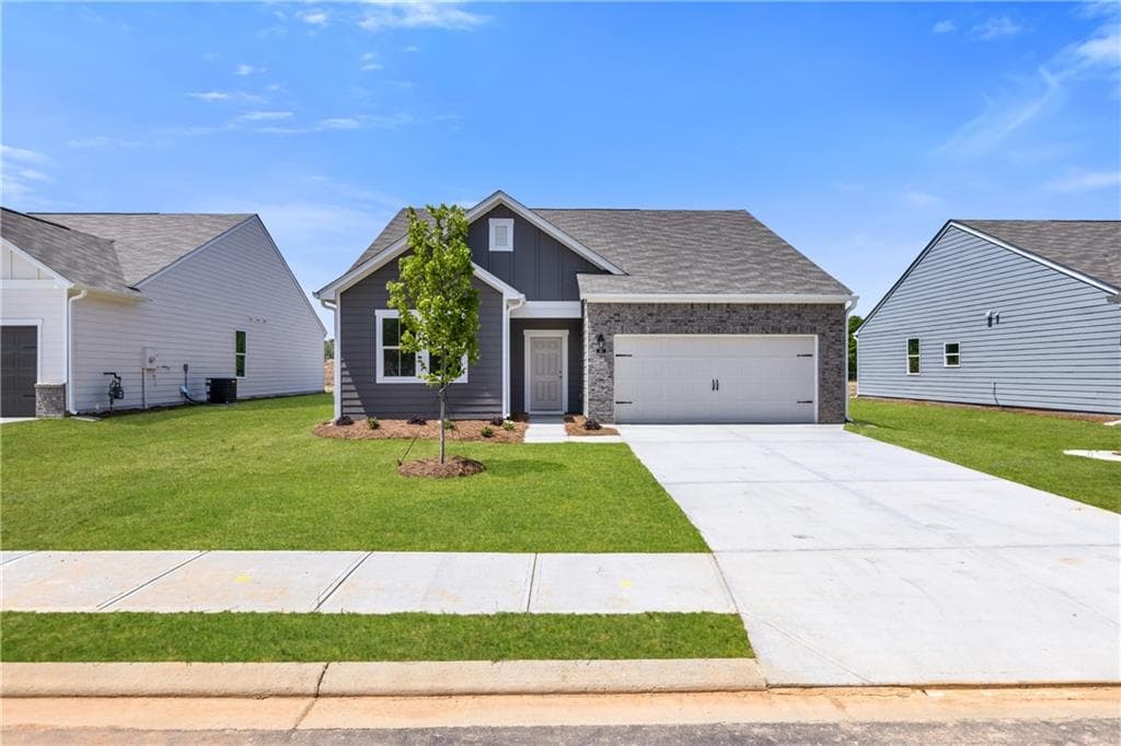 3 bedroom, 2 bathroom, 1,550 sq ft single family residence for sale at 165 Sweet Water Lane, Rome, GA 30161 — photo 2