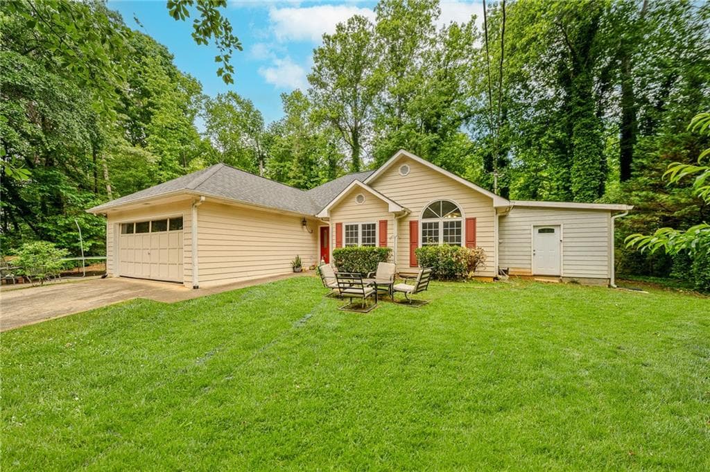 4 bedroom, 2 bathroom, 2,458 sq ft single family residence for sale at 2920 Ridge Court, Cumming, GA 30041 — photo 6