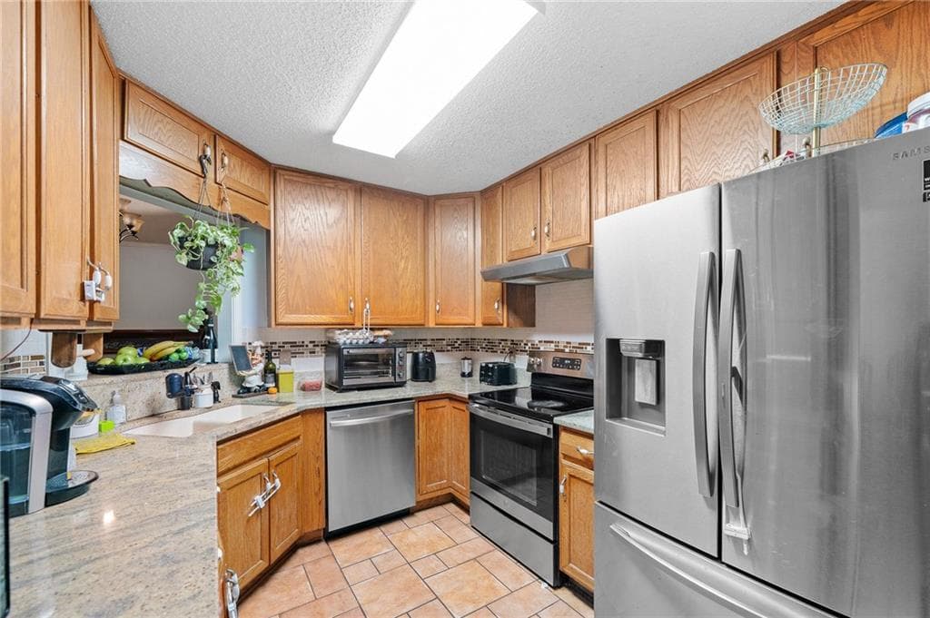 4 bedroom, 2 bathroom, 2,458 sq ft single family residence for sale at 2920 Ridge Court, Cumming, GA 30041 — photo 8