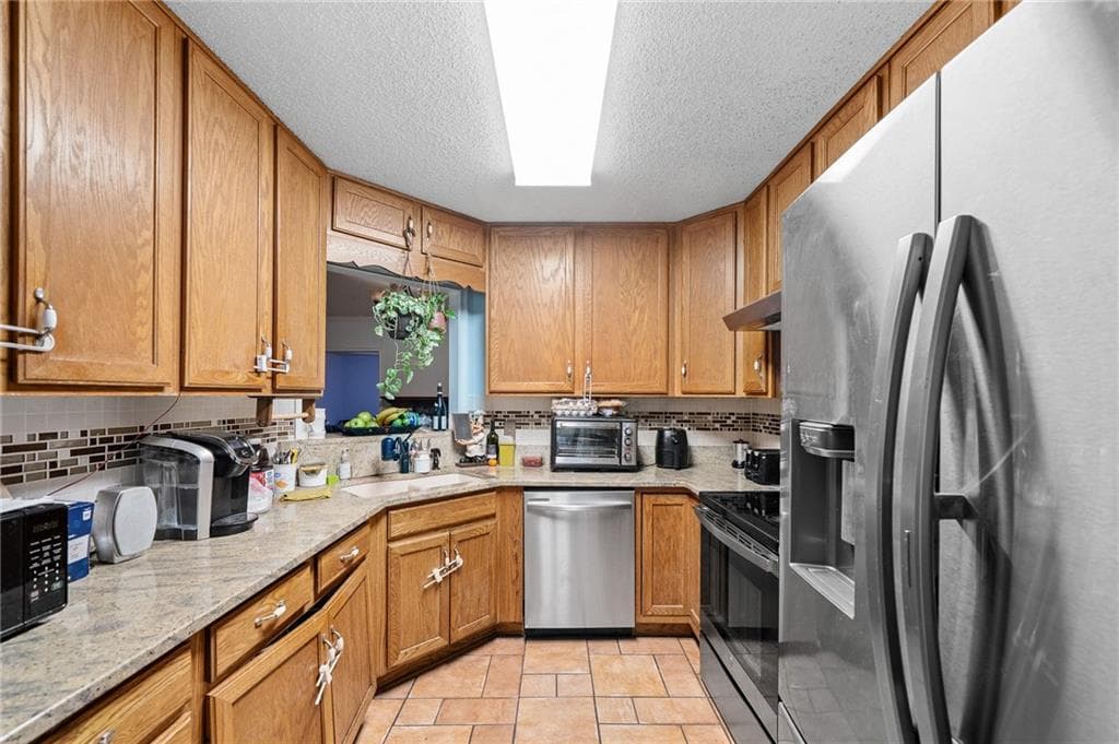 4 bedroom, 2 bathroom, 2,458 sq ft single family residence for sale at 2920 Ridge Court, Cumming, GA 30041 — photo 9