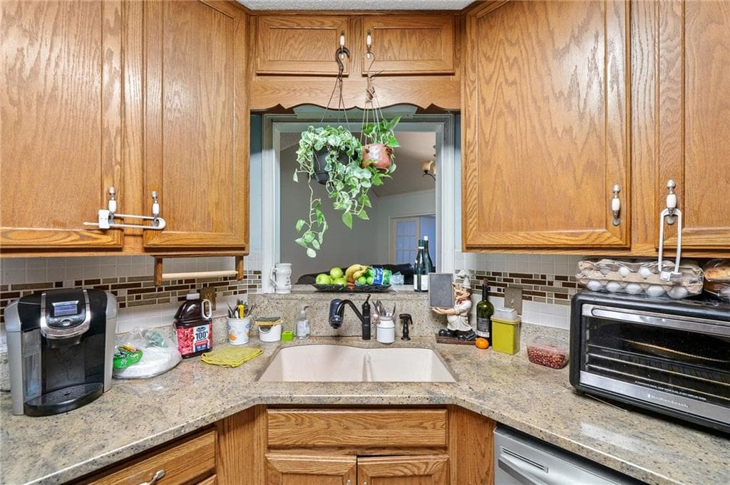 4 bedroom, 2 bathroom, 2,458 sq ft single family residence for sale at 2920 Ridge Court, Cumming, GA 30041 — photo 10