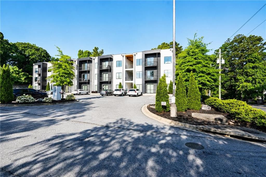 1 bedroom, 1 bathroom, 765 sq ft condominium for sale at 1155 Custer Avenue 108, Atlanta, GA 30316 — photo 2