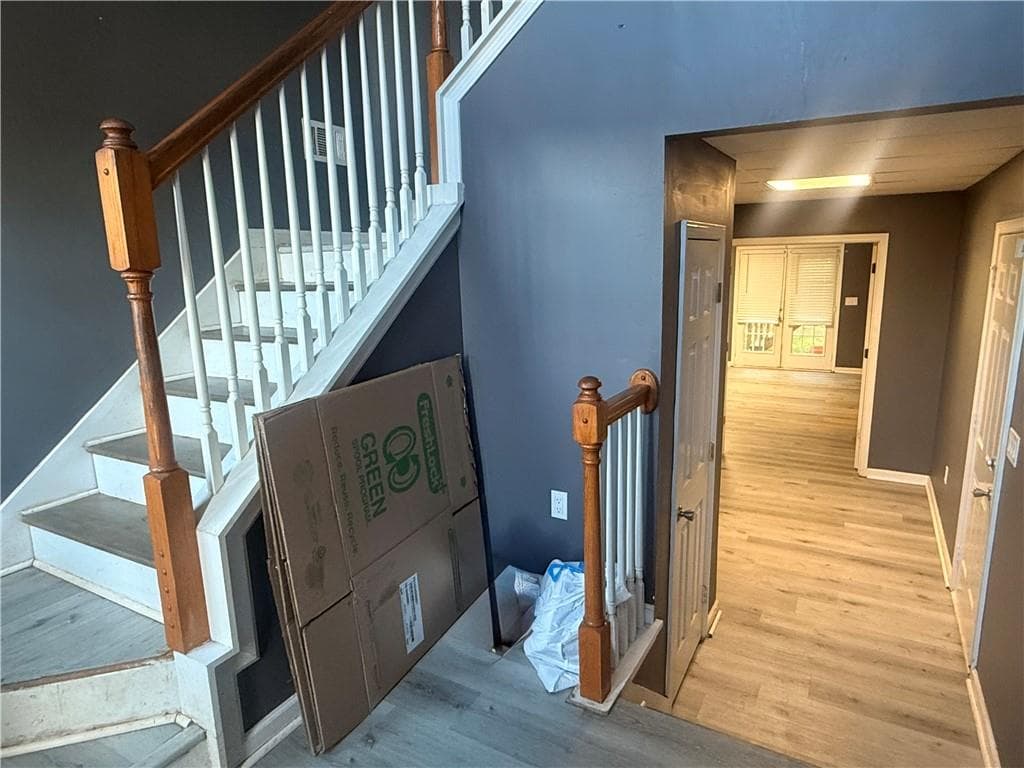 5 bedroom, 3 bathroom, 2,389 sq ft single family residence for sale at 449 Abbey Place, Villa Rica, GA 30180 — photo 3