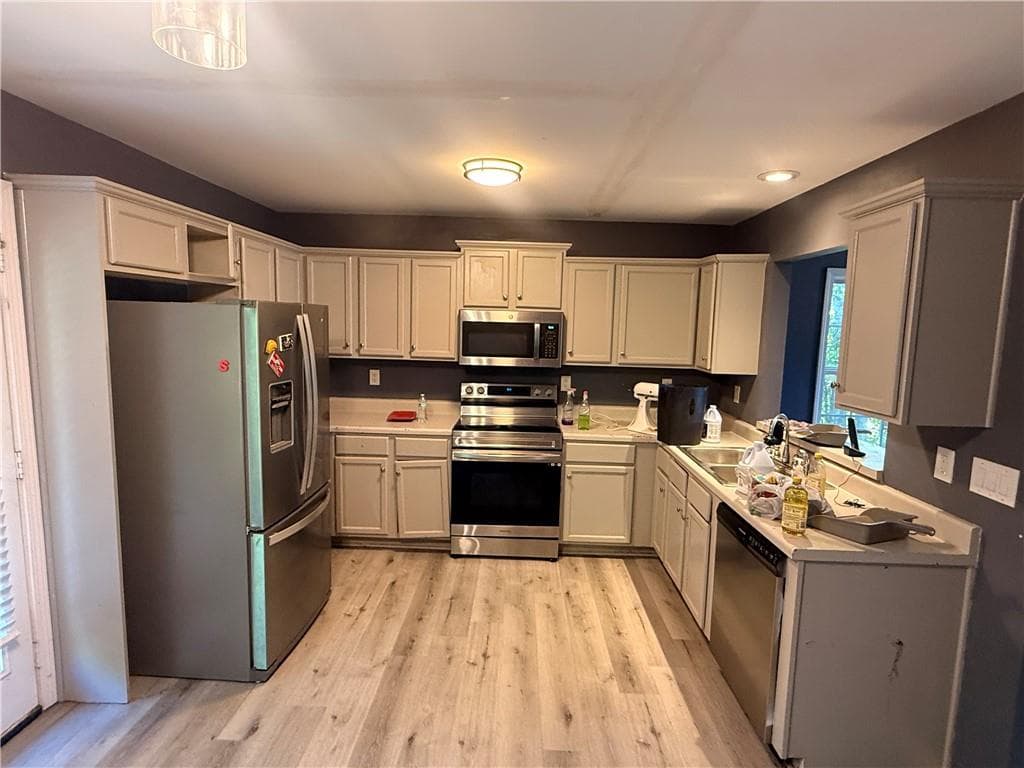 5 bedroom, 3 bathroom, 2,389 sq ft single family residence for sale at 449 Abbey Place, Villa Rica, GA 30180 — photo 7