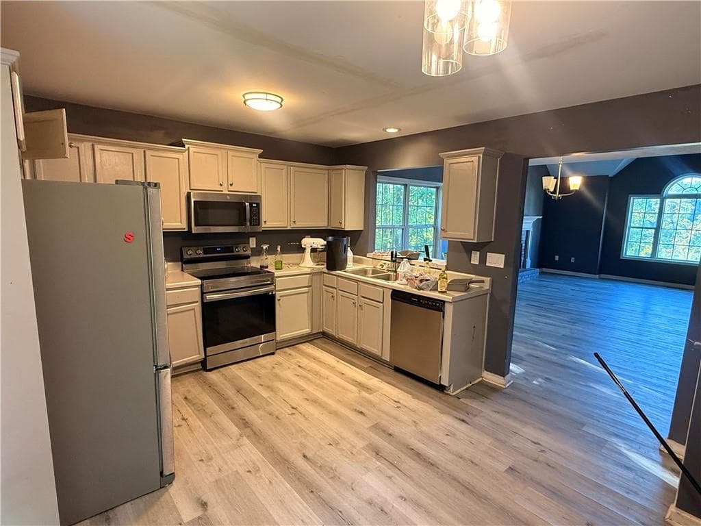 5 bedroom, 3 bathroom, 2,389 sq ft single family residence for sale at 449 Abbey Place, Villa Rica, GA 30180 — photo 8