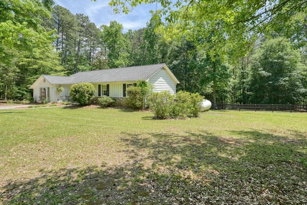 4 bedroom, 2 bathroom, 1,480 sq ft single family residence for sale at 367 Bradshaw Lane, Canton, GA 30115 — photo 6
