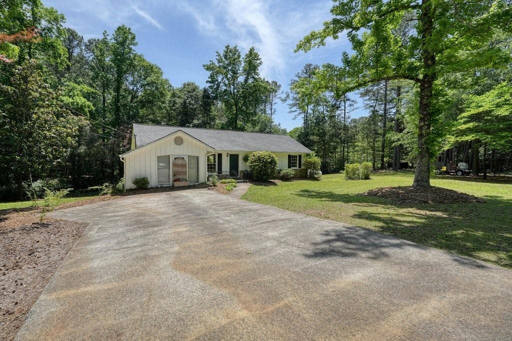 4 bedroom, 2 bathroom, 1,480 sq ft single family residence for sale at 367 Bradshaw Lane, Canton, GA 30115 — photo 7