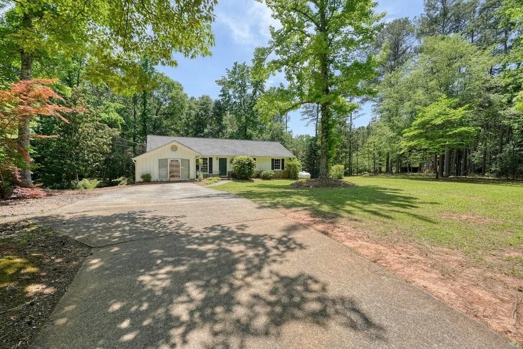 4 bedroom, 2 bathroom, 1,480 sq ft single family residence for sale at 367 Bradshaw Lane, Canton, GA 30115 — photo 10