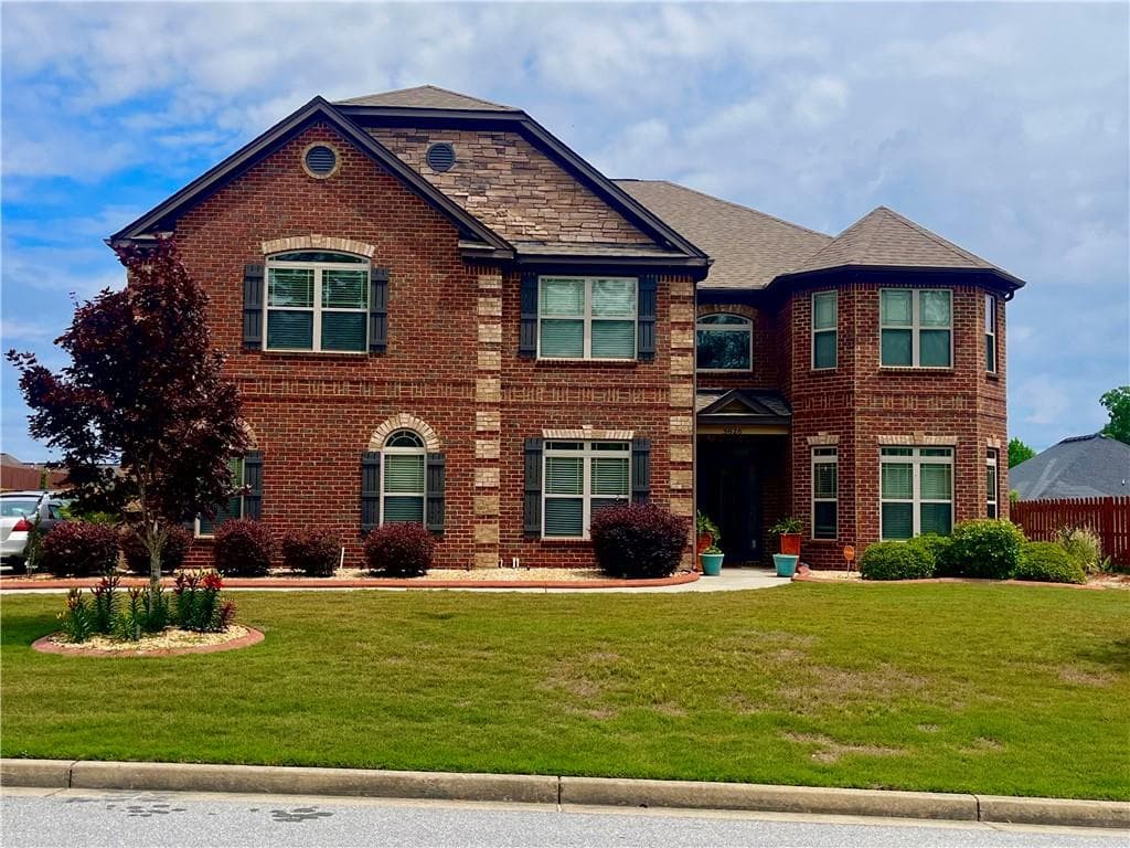 5 bedroom, 4 bathroom, 5,300 sq ft single family residence for sale at 5626 Casa Blanca Lane, Atlanta, GA 30331