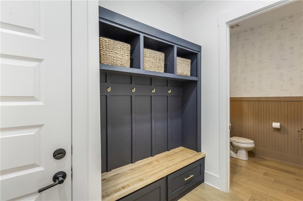 4 bedroom, 3 bathroom, 2,500 sq ft single family residence under contract at 1968 Westside Boulevard, Atlanta, GA 30318 — photo 7