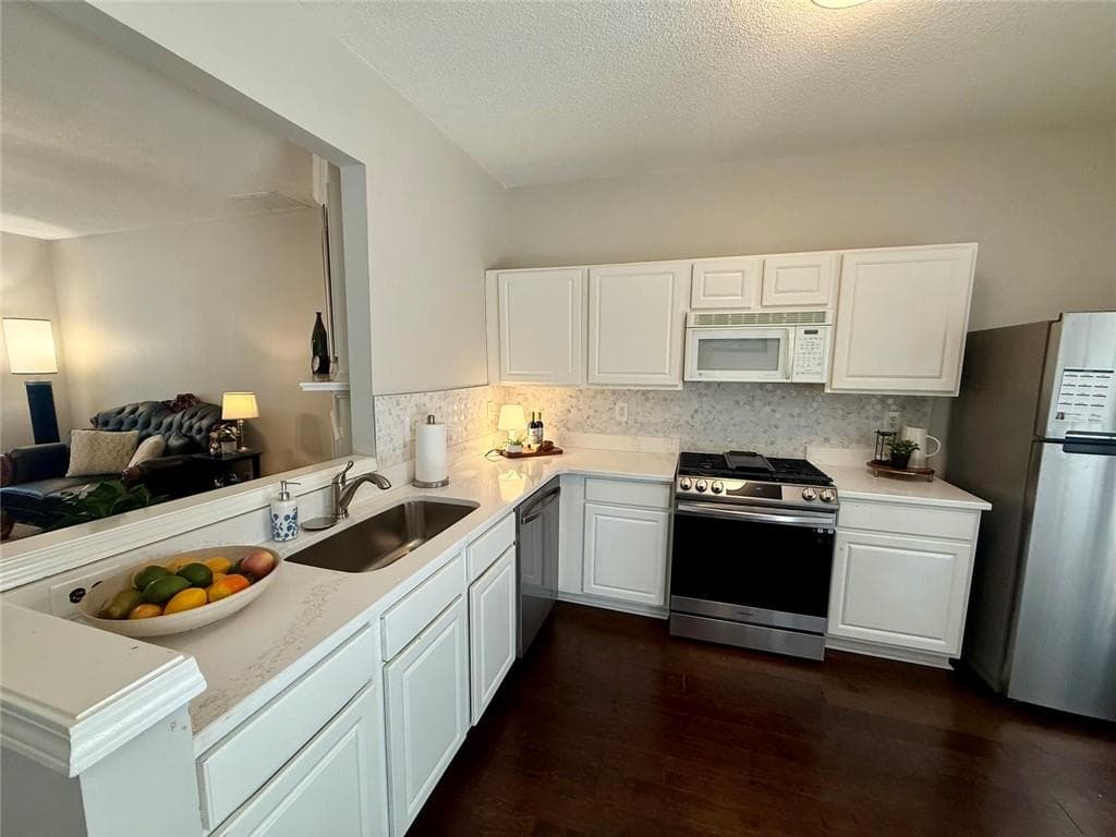 2 bedroom, 3 bathroom, 1,218 sq ft townhouse for sale at 2290 Whitestone Place, Alpharetta, GA 30005 — photo 7