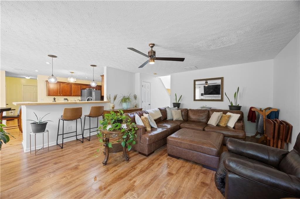 4 bedroom, 3 bathroom, 2,998 sq ft single family residence for sale at 4041 Oak Crossing Drive, Suwanee, GA 30024 — photo 6