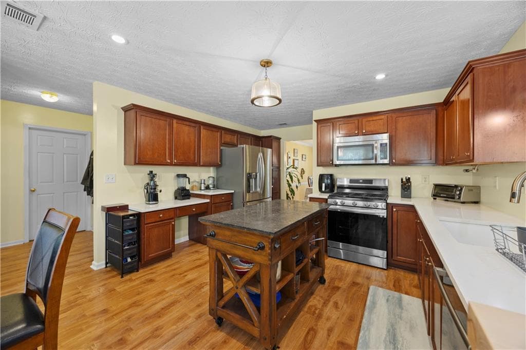 4 bedroom, 3 bathroom, 2,998 sq ft single family residence for sale at 4041 Oak Crossing Drive, Suwanee, GA 30024 — photo 9