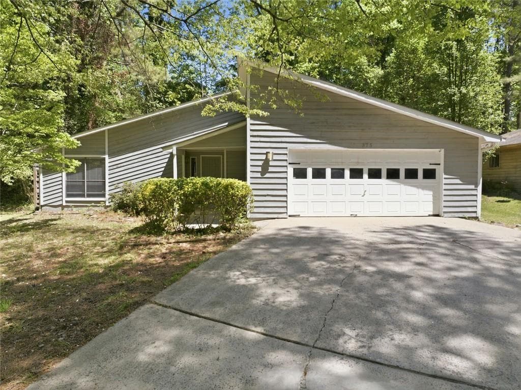 375 Creekside Court, Roswell, GA 30076 — most recent listing photo