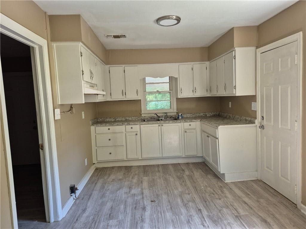 2 bedroom, 1 bathroom, 1,139 sq ft single family residence for sale at 4 Lambert Drive, Columbus, GA 31903 — photo 6