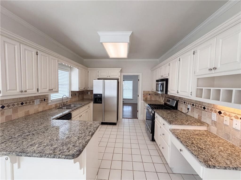 4 bedroom, 4 bathroom, 2,868 sq ft single family residence for sale at 4342 Trotters Way Drive, Snellville, GA 30039 — photo 2