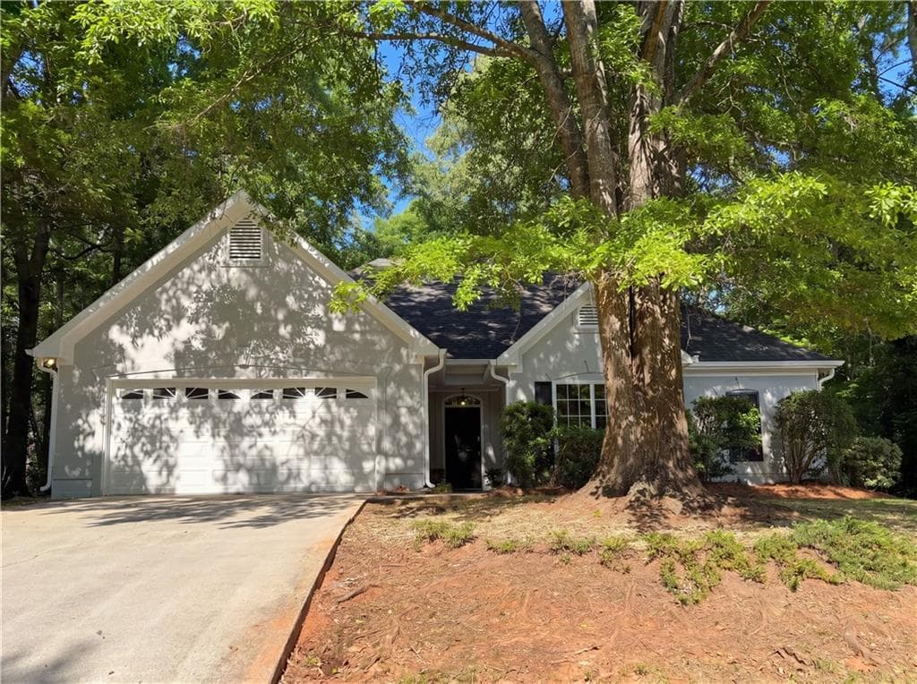 3 bedroom, 2 bathroom, 1,530 sq ft single family residence for sale at 342 Newcastle Vista, Mcdonough, GA 30253