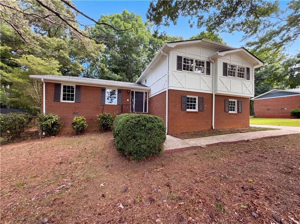 4 bedroom, 3 bathroom, 2,138 sq ft single family residence under contract at 1938 Surrey Trail, Conyers, GA 30013