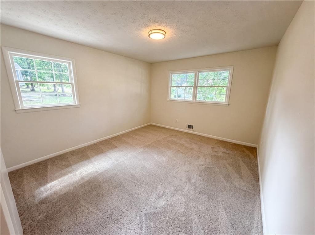4 bedroom, 3 bathroom, 2,138 sq ft single family residence under contract at 1938 Surrey Trail, Conyers, GA 30013 — photo 4