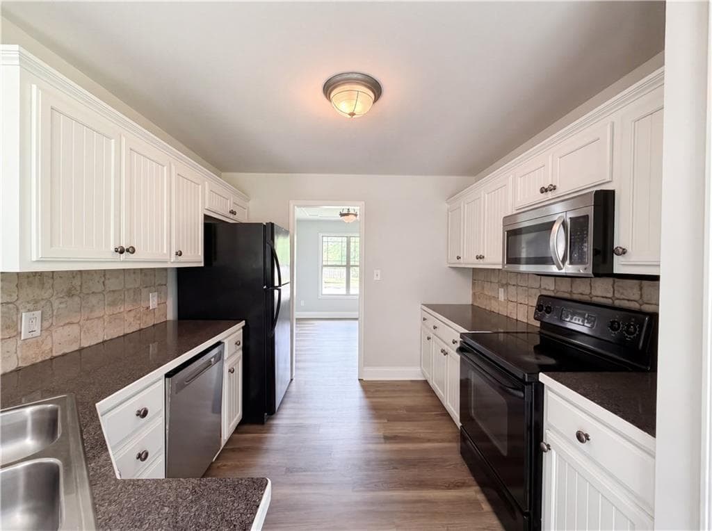 4 bedroom, 3 bathroom, 1,904 sq ft single family residence for sale at 34 Cass Station Drive, Cartersville, GA 30120 — photo 2
