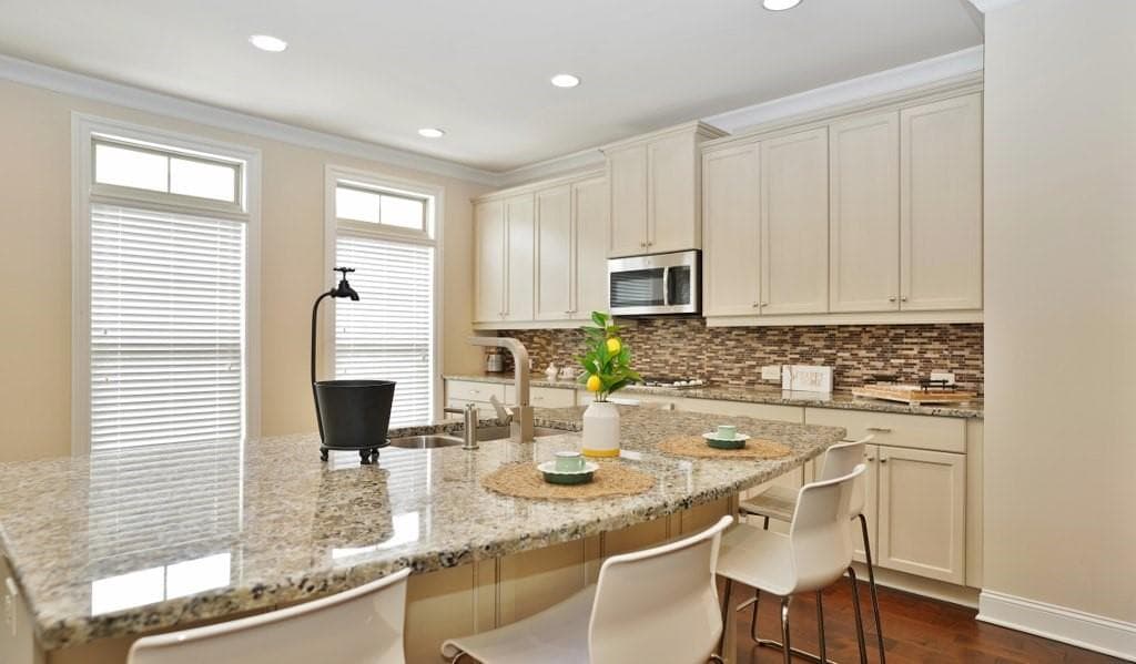 4 bedroom, 4 bathroom, 2,363 sq ft townhouse for sale at 6534 Marlowe Glen Way, Suwanee, GA 30024 — photo 9