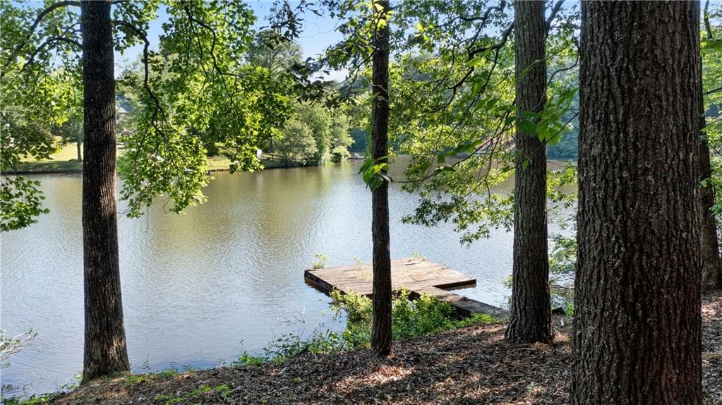 4 bedroom, 3 bathroom, 2,956 sq ft single family residence under contract at 24 Commerce Row, Cartersville, GA 30121 — photo 4
