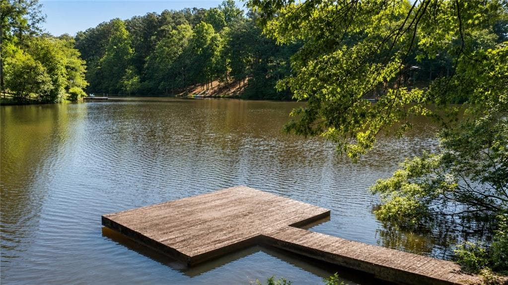 4 bedroom, 3 bathroom, 2,956 sq ft single family residence under contract at 24 Commerce Row, Cartersville, GA 30121 — photo 5