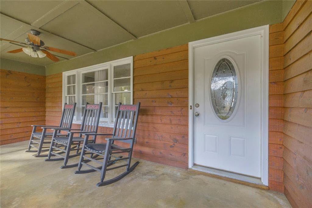 4 bedroom, 2 bathroom, 1,853 sq ft single family residence for sale at 1715 Beaverdam Road, Winterville, GA 30683 — photo 4