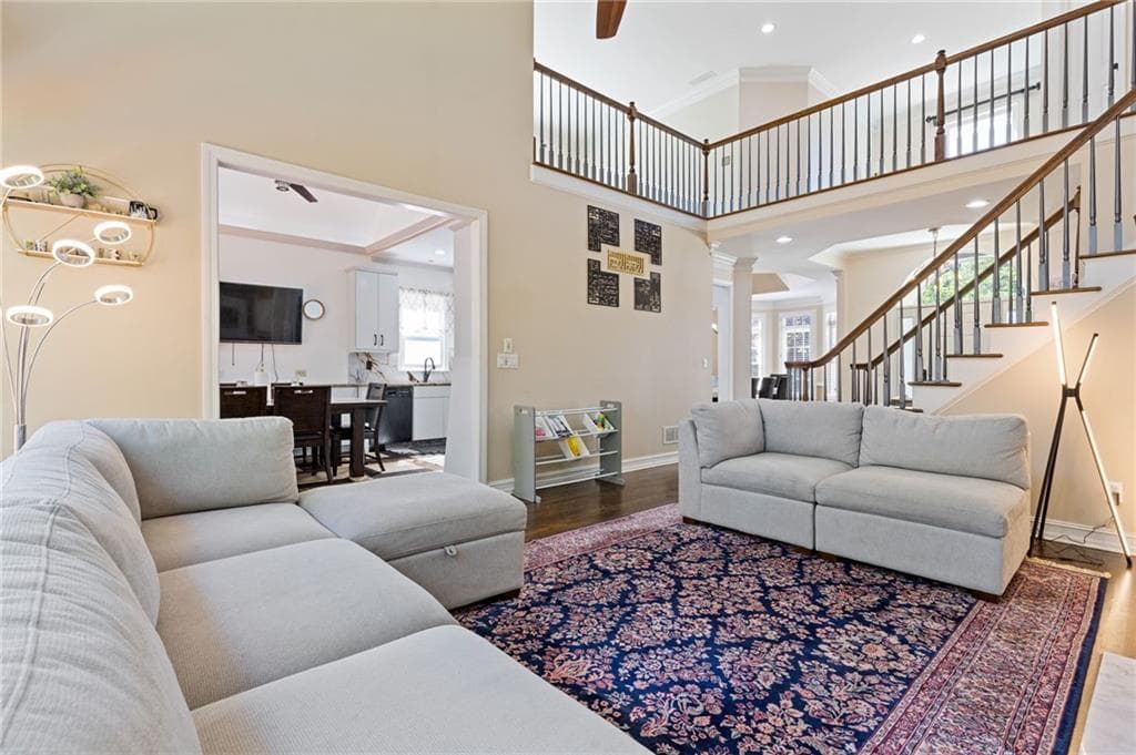 5 bedroom, 4 bathroom, 4,300 sq ft single family residence for sale at 264 Spalding Gates Drive, Atlanta, GA 30328 — photo 9