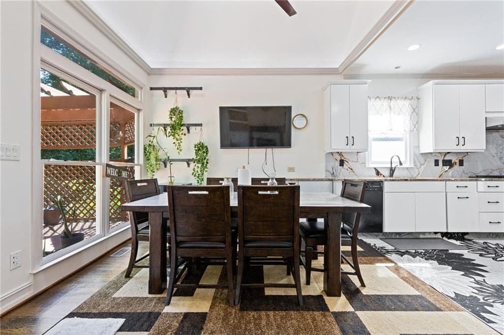 5 bedroom, 4 bathroom, 4,300 sq ft single family residence for sale at 264 Spalding Gates Drive, Atlanta, GA 30328 — photo 10