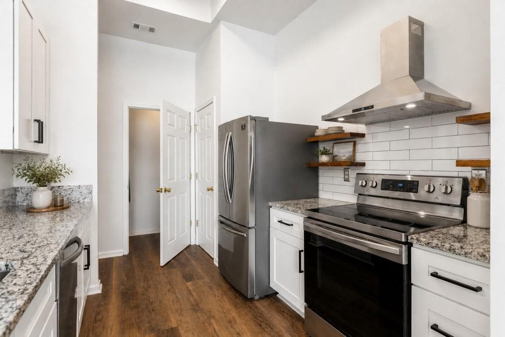 2 bedroom, 2 bathroom, 1,130 sq ft condominium for sale at 2700 Pine Tree Road 1317, Atlanta, GA 30324 — photo 6