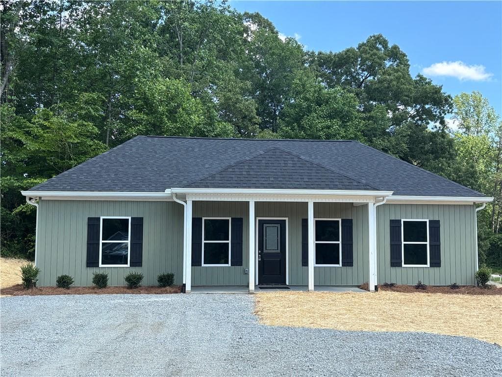 3 bedroom, 2 bathroom, 1,420 sq ft single family residence under contract at 40 Olive Branch Lane, Dahlonega, GA 30533