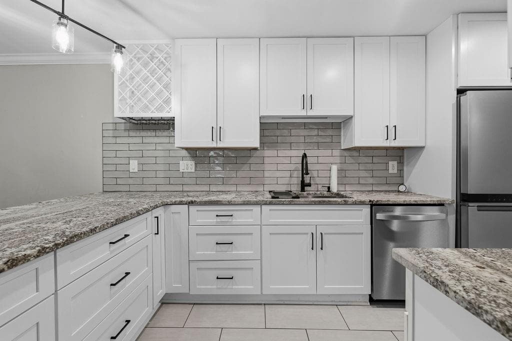 2 bedroom, 2 bathroom, 1,425 sq ft condominium for sale at 1704 Brighton Point, Sandy Springs, GA 30328 — photo 5