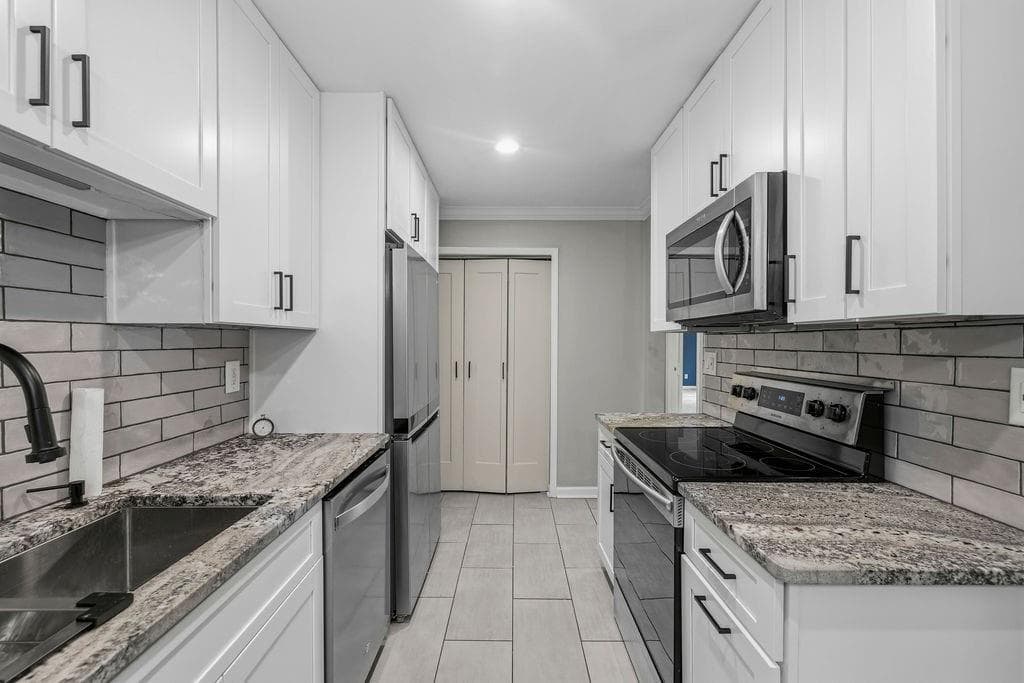 2 bedroom, 2 bathroom, 1,425 sq ft condominium for sale at 1704 Brighton Point, Sandy Springs, GA 30328 — photo 6