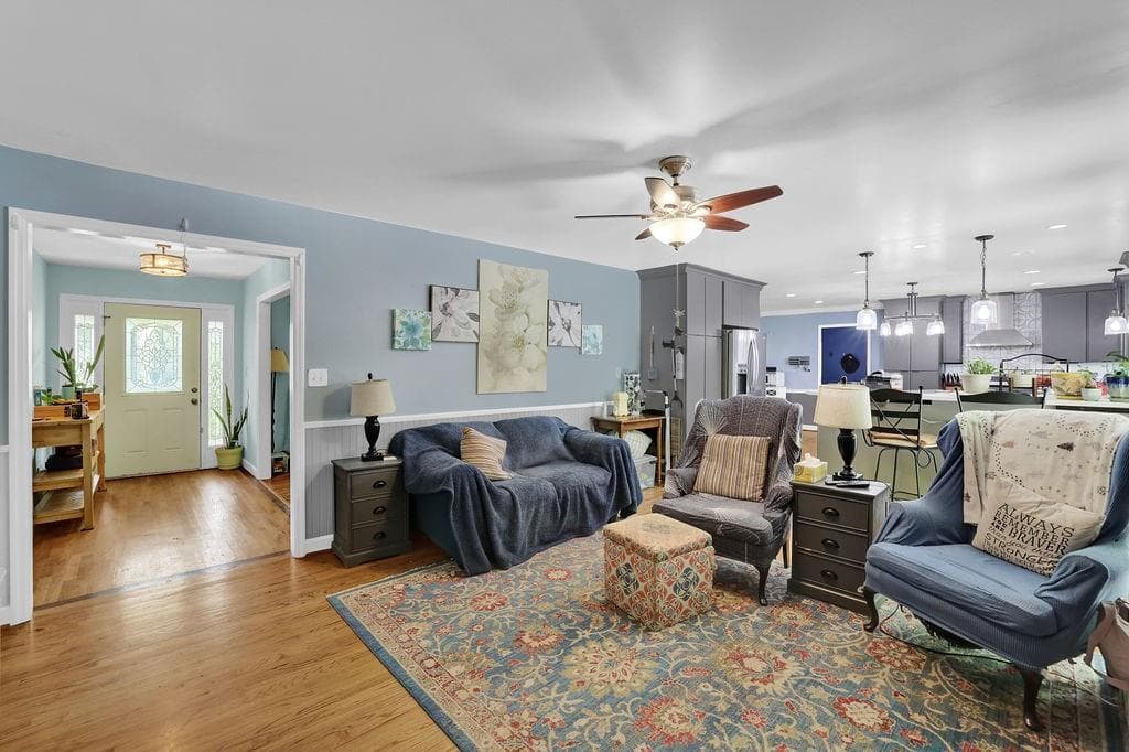 4 bedroom, 2 bathroom, 2,293 sq ft single family residence for sale at 650 Riverside Road, Roswell, GA 30075 — photo 9