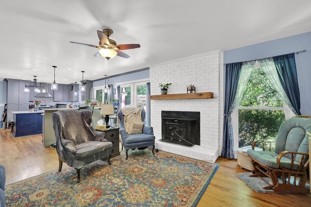 4 bedroom, 2 bathroom, 2,293 sq ft single family residence for sale at 650 Riverside Road, Roswell, GA 30075 — photo 10
