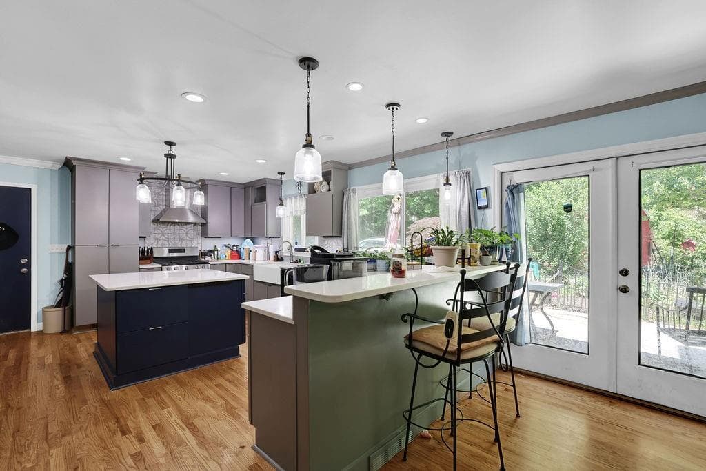 4 bedroom, 2 bathroom, 2,293 sq ft single family residence for sale at 650 Riverside Road, Roswell, GA 30075 — photo 8