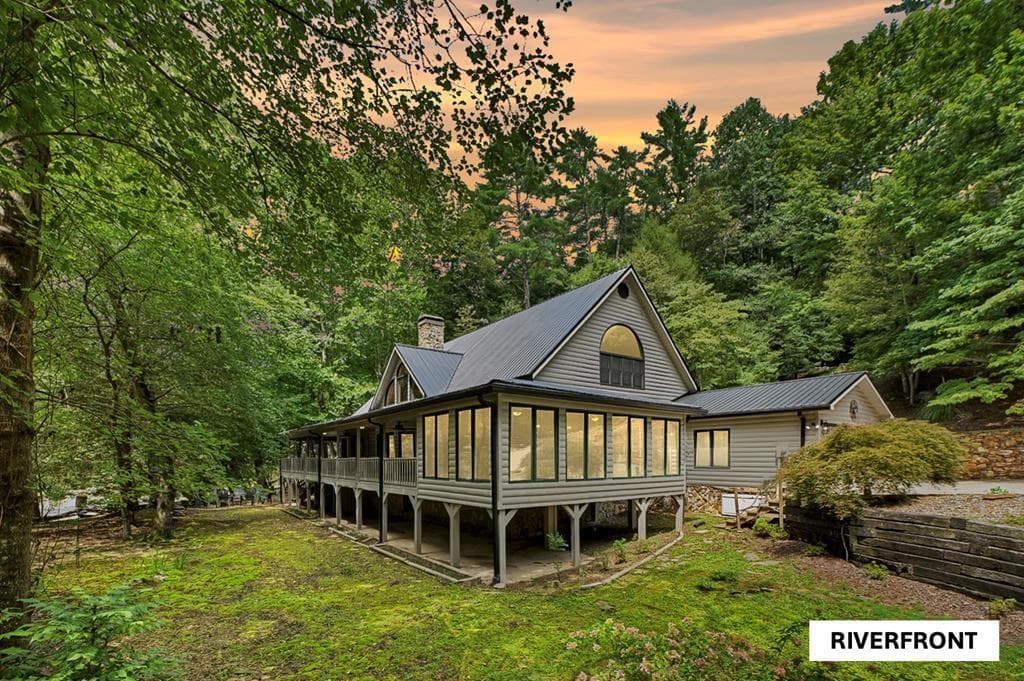 3 bedroom, 5 bathroom, 3,372 sq ft single family residence for sale at 88 Pauls Lane, Ellijay, GA 30536