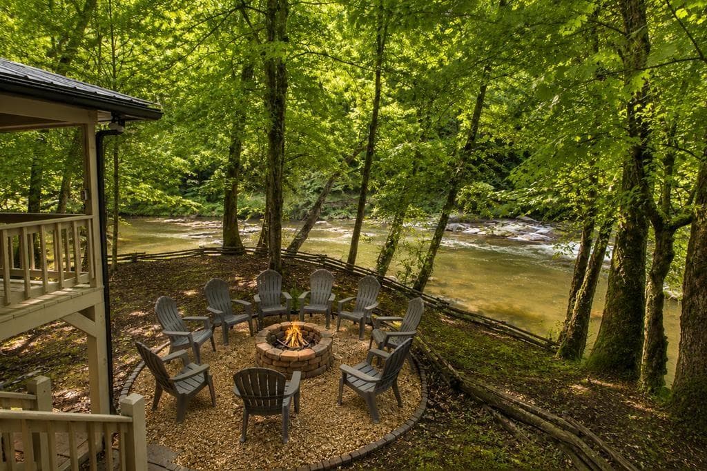 3 bedroom, 5 bathroom, 3,372 sq ft single family residence for sale at 88 Pauls Lane, Ellijay, GA 30536 — photo 4