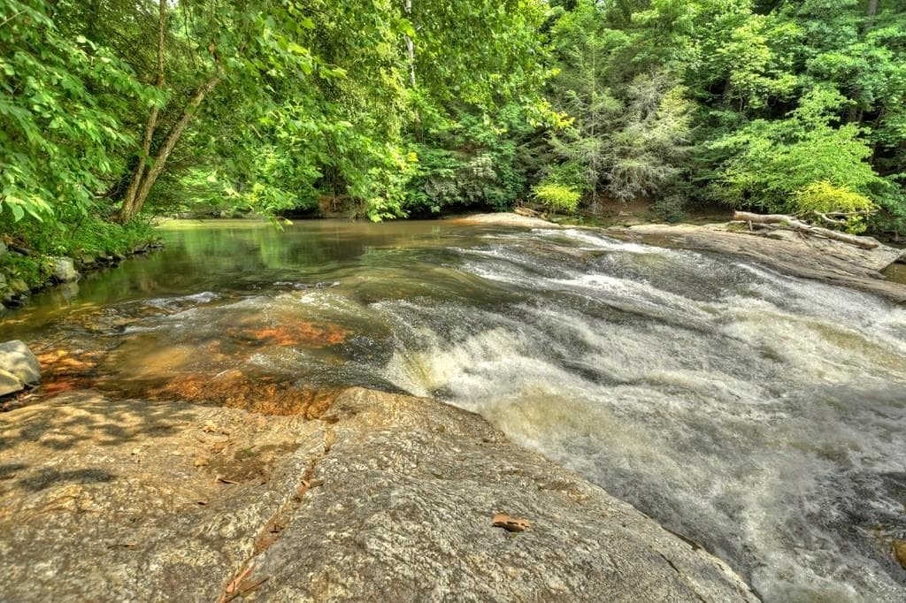 3 bedroom, 5 bathroom, 3,372 sq ft single family residence for sale at 88 Pauls Lane, Ellijay, GA 30536 — photo 6