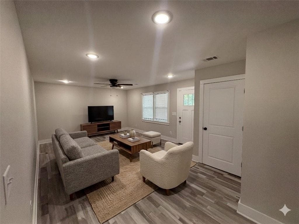 3 bedroom, 2 bathroom, 1,472 sq ft single family residence under contract at 9549 Highway 166, Winston, GA 30187 — photo 3