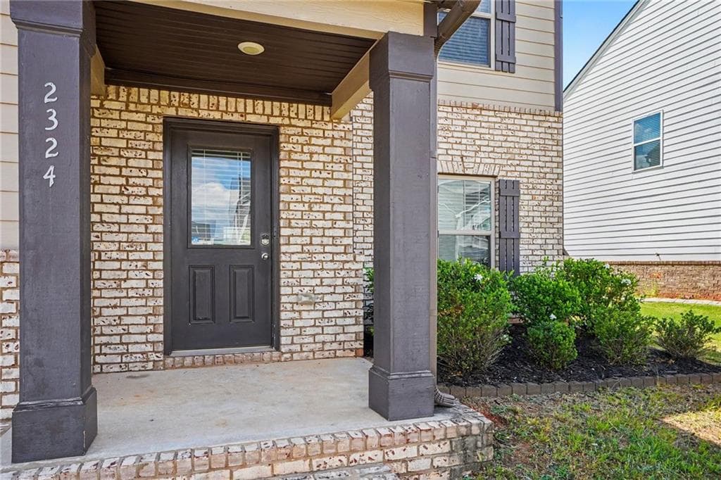 4 bedroom, 3 bathroom, 2,512 sq ft single family residence under contract at 2324 Burnett Lane, Mcdonough, GA 30253 — photo 3