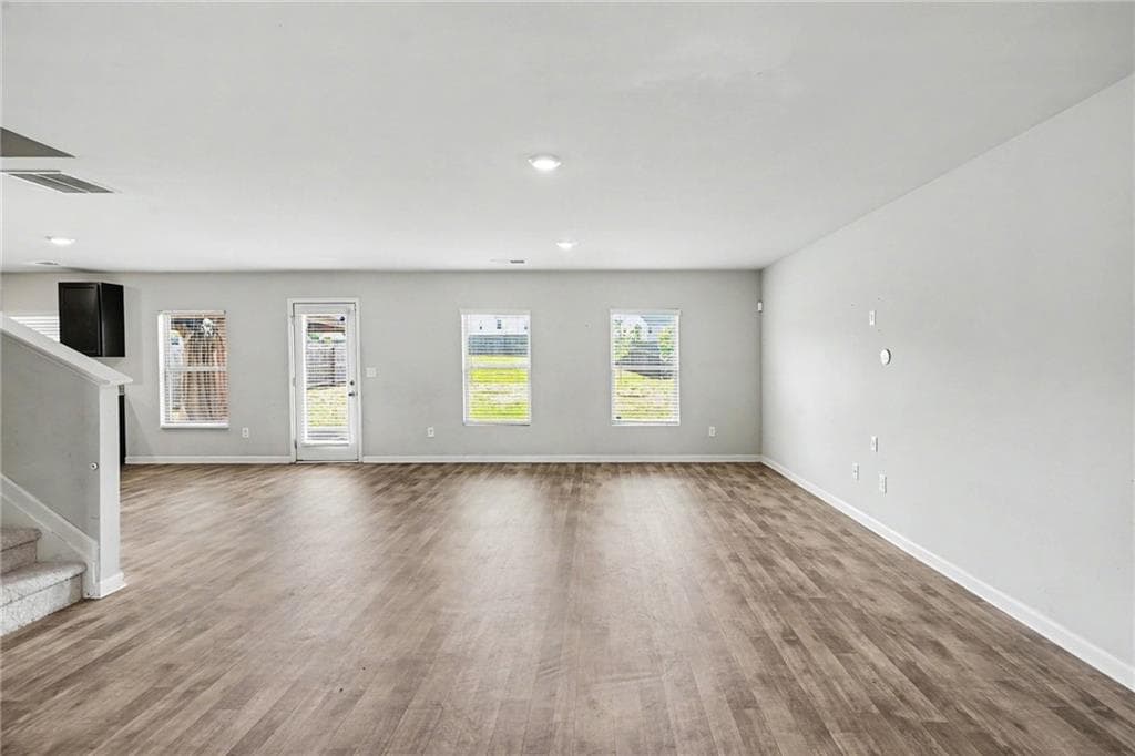 4 bedroom, 3 bathroom, 2,512 sq ft single family residence under contract at 2324 Burnett Lane, Mcdonough, GA 30253 — photo 5