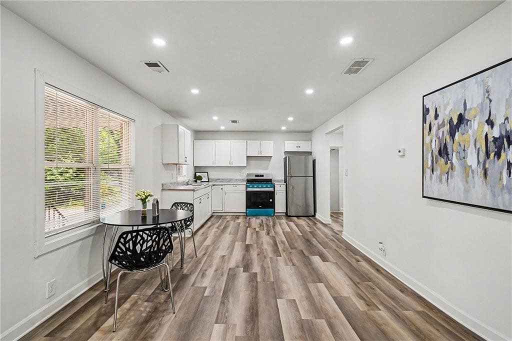 2 bedroom, 2 bathroom, 1,092 sq ft single family residence for sale at 1950 Glendale Drive, Decatur, GA 30032 — photo 5