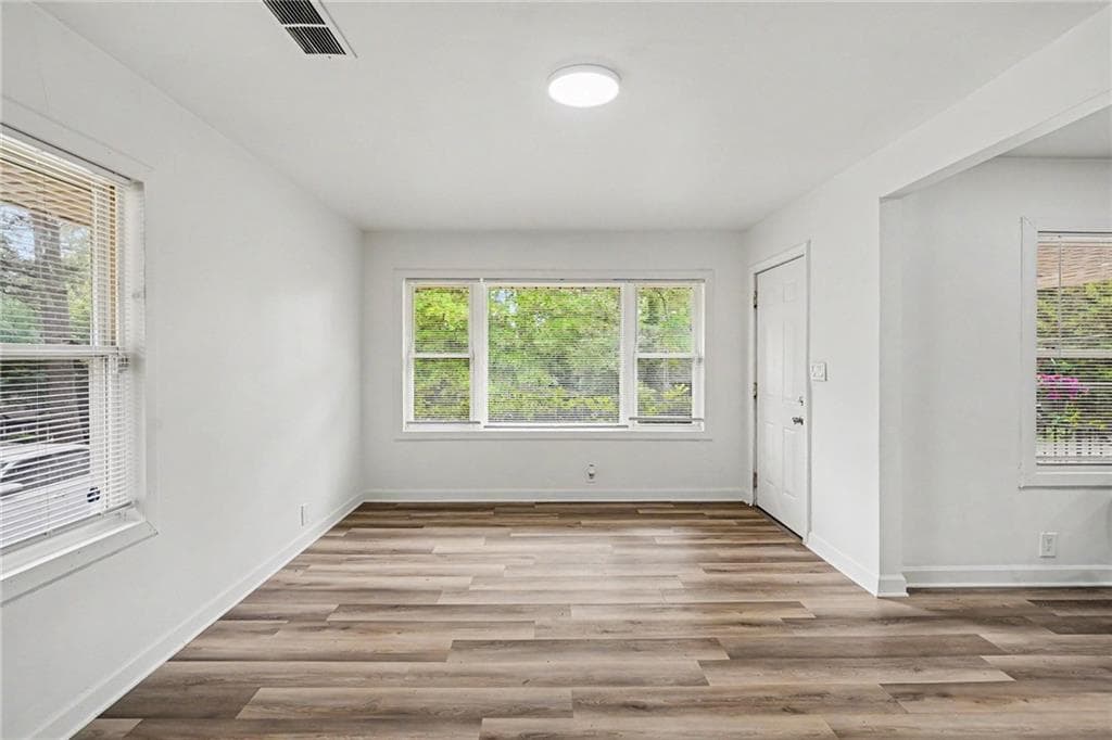2 bedroom, 2 bathroom, 1,092 sq ft single family residence for sale at 1950 Glendale Drive, Decatur, GA 30032 — photo 6